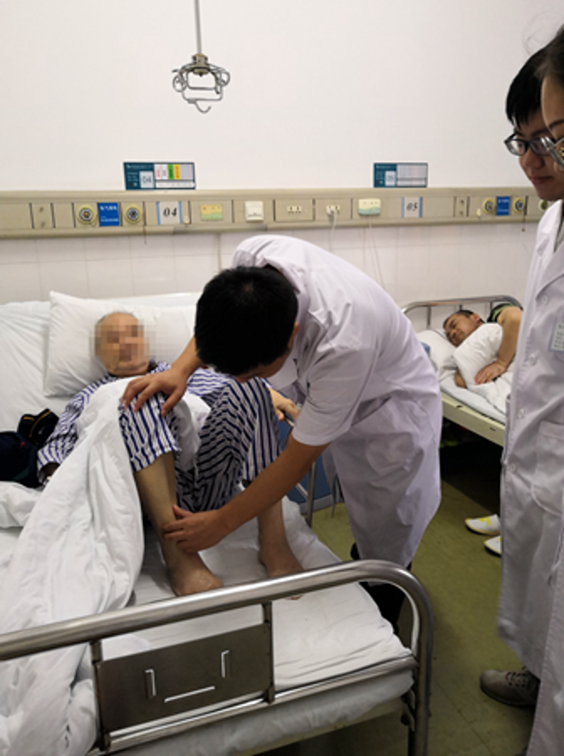 长沙泌尿专科医院哪家强？长沙泌尿专科医院如何选择合适的医疗机构，成为众多男性关注的话题。本文将从多个维度对几家知名泌尿专科医院进行对比分析，帮助读者了解医院实力与特色。